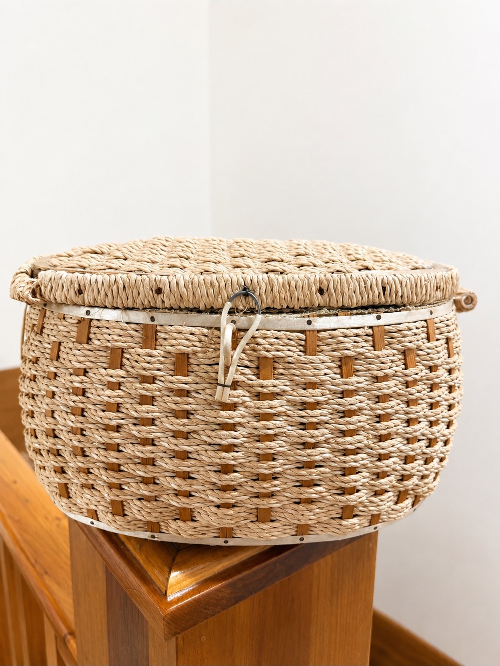 Vintage Dritz Wicker Sewing Basket Oval Woven Rattan Tufted Satin Lined Box
- Ne